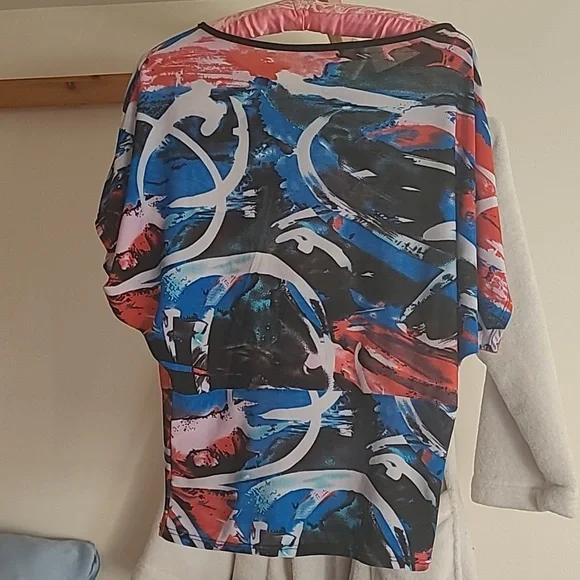 Top - Picture 2 of 3